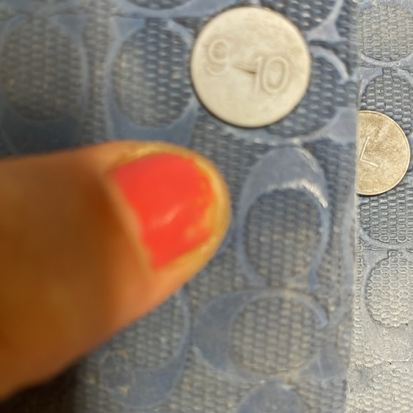 Coach bow tie logo thong sandals - Picture 8 of 8